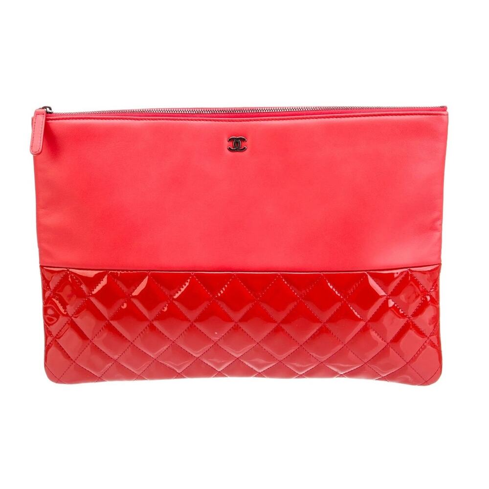US Based Authentic Chanel Large O Case Clutch Bag Lambskin and Quilted Patent